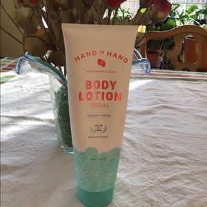 Hand in hand Coral Cody lotion